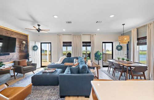 Indian Beach House | New Home w/Amazing Views-Close to Beach, Bay, & Galveston Island State Park