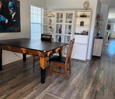 Austin House | New Home with King Bed and 3 Bedrooms Fire-pit Minutes to Cota and Tesla
