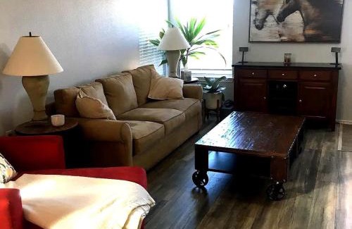 Austin House | New Home with King Bed and 3 Bedrooms Fire-pit Minutes to Cota and Tesla