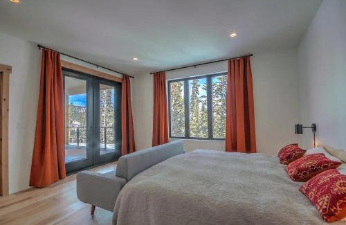 Quandary Village House | NEW Hot Tub Haven with Panoramic View - Blue River