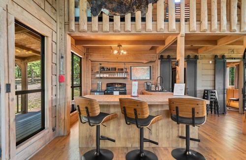 Centerville Cabin | New Hot Tub! Jude's Peak on Big Piney Creak