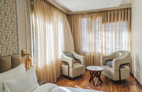 Badrinath Hotel | New Hotel Snow Crest
