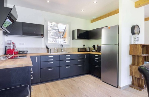 Grust House | New house in Grust for 12 people, 4 bedrooms, WIFI, parking, linen and cleaning included