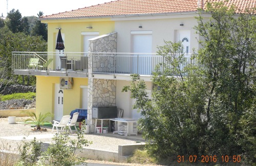 Vrh Apartment | New! House on the island of Krk, Croatia