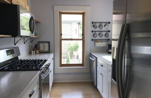 Hyde Park House | New Hyde Park Charmer Among the Trees