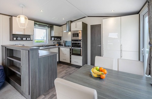 Looe House | New in 2017. Luxurious 14ft-wide holiday home.