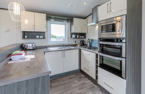 Looe House | New in 2017. Luxurious 14ft-wide holiday home.