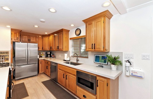 Boulder Bay Cabin | New in Boulder Bay! Main House & Guest House, Wifi, EV plug, Game Room, Laundry