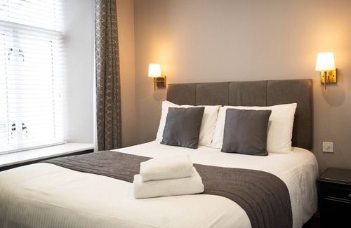Ellon Hotel | New Inn Hotel