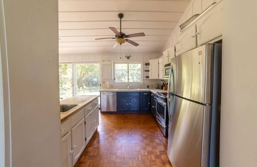 Lanikai House | NEW! Kai Hale - Steps to beach, AC