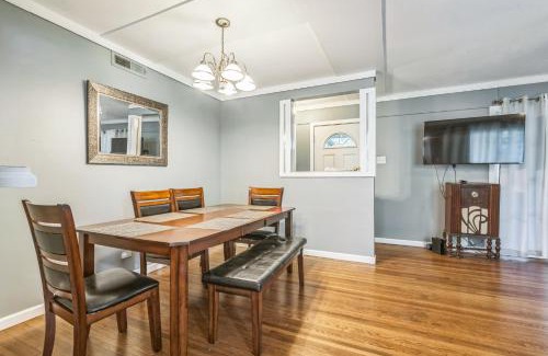 North San Antonio - SAT House | New King Bed 15 Mins from University Health