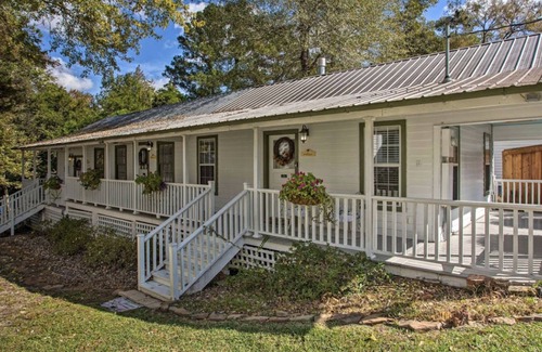 Jefferson House | *NEW* King Bed/Fireplace/Jetted Tub/Free Bikes