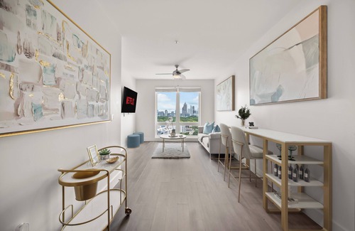 Home Park Apartment | New! King bed Modern with City Views