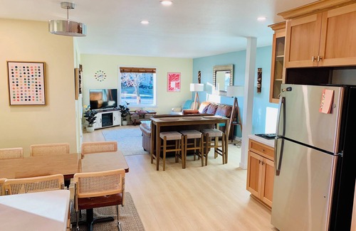 Sheboygan House | New King Park Beach Lookout Deluxe! 3BR Right at Lake!