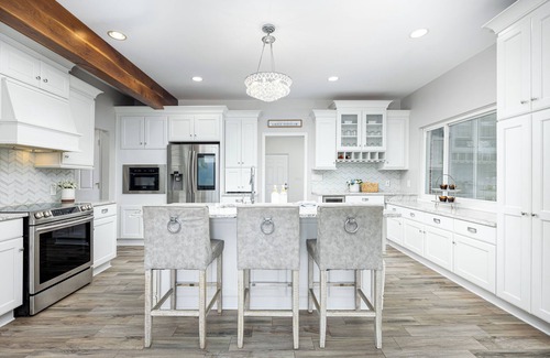 Brooklyn House | New l Lake Front House l Hot Tub