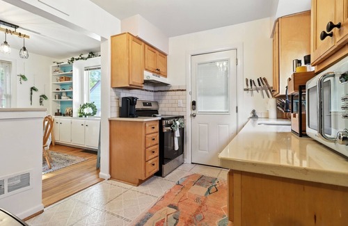 Old West Side House | NEW! La Casa Naranja 3-Bedroom Home - Pets Allowed