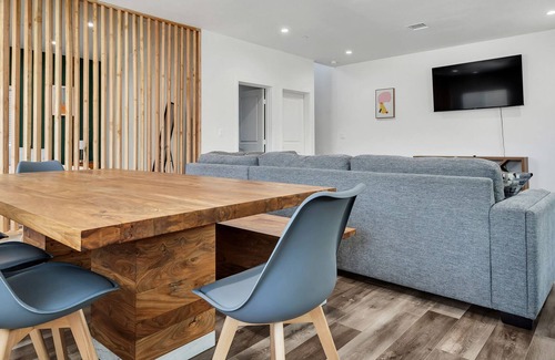 Montebello House | New LA home Montebello City Park with free parking
