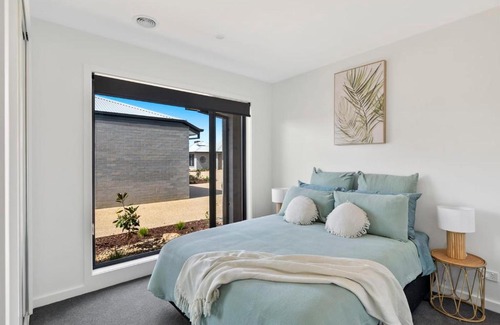 Yarrawonga Apartment | NEW - Lake Breeze in Rosella Place