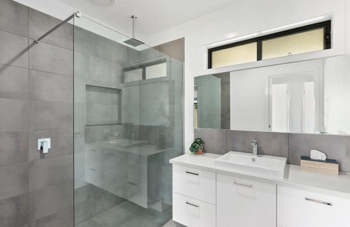 Yarrawonga Apartment | NEW - Lake Breeze in Rosella Place