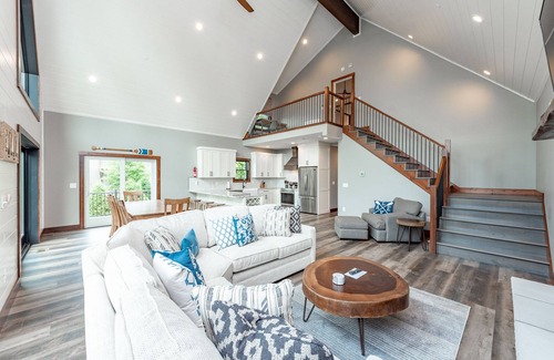 Swanton House | New! Lake Daze: Lake Access, Hot Tub, Pool table, Fire Pit!