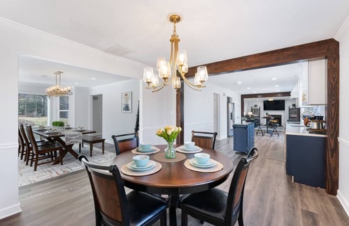 Buford House | New! Lake House/12 guests/8beds/3 Baths/King/Queens/Fulls