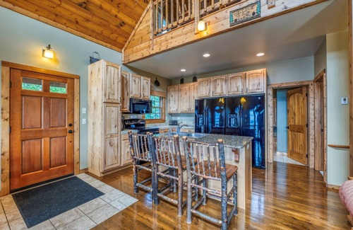 Bemidji House | New Lakefront - Pool-Beach-Resort Amenities-Walleye FIshiing