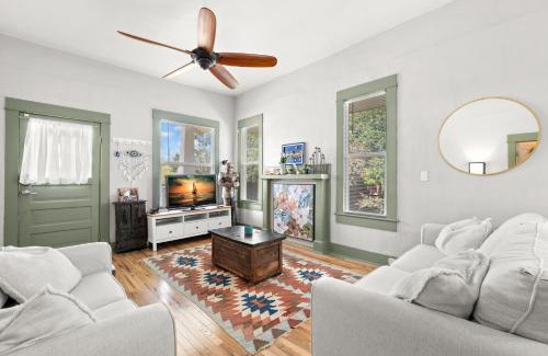 Dixieland House | NEW Lakeland Landing - Adorable Bungalow In Prime Location