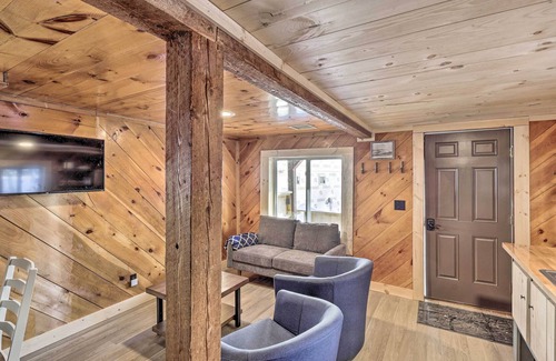 Northeast Somerset Cabin | NEW! Lakeside Cabin < 1 Mi From Mt Kineo Shuttle!