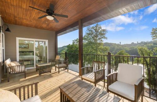 Branson House | New Lakeview Penthouse - Amenities Galore