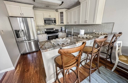 Kelleys Island Condo | New! Large 2 Bedroom Kelleys Island Condo