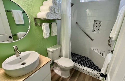 North Buttercup Creek Apartment | New, Large, Bright, Fully Furnished Studio with Private Entry, Bath, Kitchen
