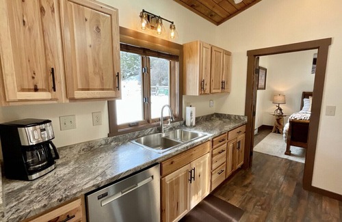 Gallatin Gateway House | NEW! LAST MIN SPECIAL! Ski Chalet, Spacious, Clean, Close To Everything!