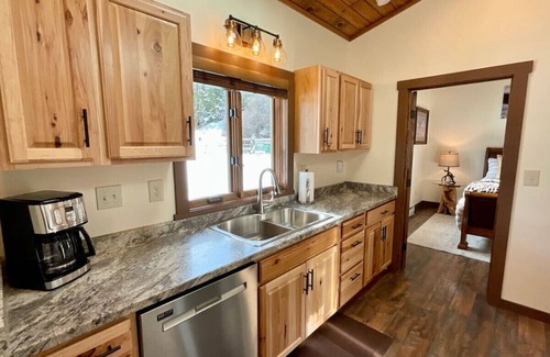 Gallatin Gateway Ski Chalet | NEW! LAST MINUTE SPECIAL! Spacious Modern Chalet, Close To Everything Big Sky, MT!