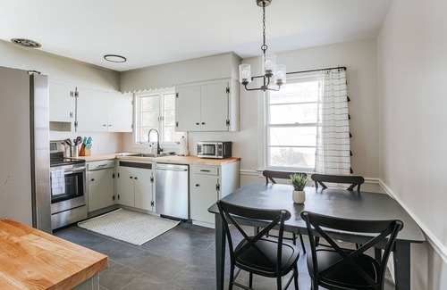 Lewis Mountain House | *NEW* Lewis Mtn Retreat: Walk to UVA & JPJ
