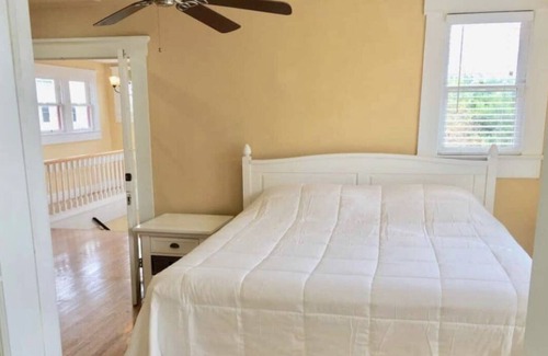 North Hyde Park Apartment | NEW LISTING! #2 -Spacious Hyde Park Bungalow in Heart of Tampa