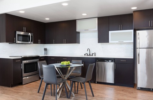 Walnut Creek Apartment | *New Listing* 24/7 Service | Outdoor Resort & Business Amenities