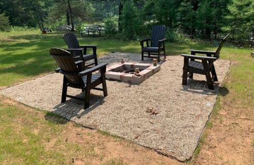 Lyndon Station House | New Listing 2BR/2BA on Trout Lake HotTub & Firepit