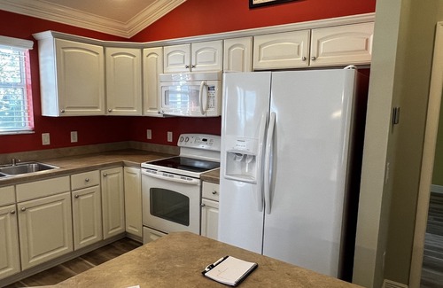 Hadley House | NEW Listing 3 Bedroom Split Design with 2 Bathrooms near Fort Sumter