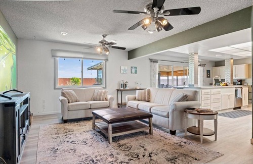 Phoenix House | New Listing! 55+ Community in Sun City West
