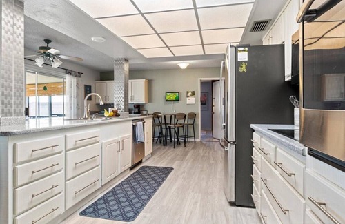 Phoenix House | New Listing! 55+ Community in Sun City West