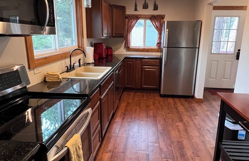 Estes Park House | New Listing! Beautiful Remodeled Cabin! Excellent Location! WIFI