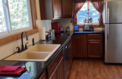 Estes Park House | New Listing! Beautiful Remodeled Cabin! Excellent Location! WIFI