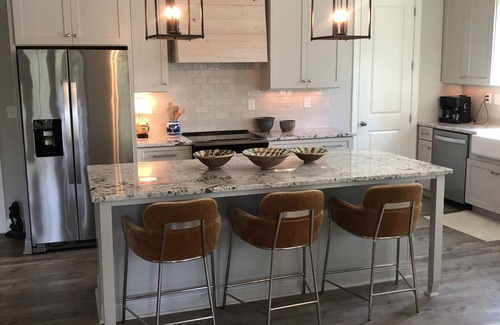 Northport House | New listing! Bright and airy waterfront home on Lake Tuscaloosa