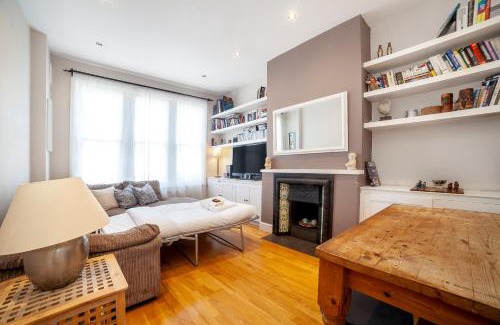 Herne Hill Apartment | New Listing! Calming 2BR near park, Herne Hill