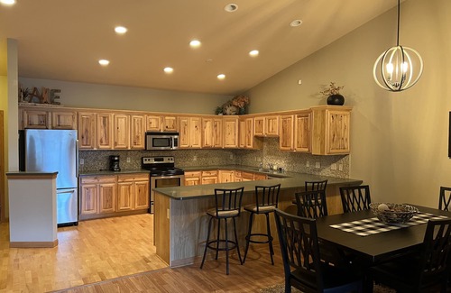 Mauston Condo | New Listing-Castle Rock Lake Condo