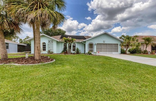Deep Creek House | New Listing! Charlotte Harbor Area Resort, 120mi to Disney & 134mi to Universal - GRH518257