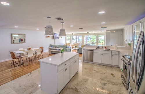 Weeki Wachee Gardens House | New Listing! Dockside Palms Weeki Wachee-Spring Fed Canal-Boat Friendly!