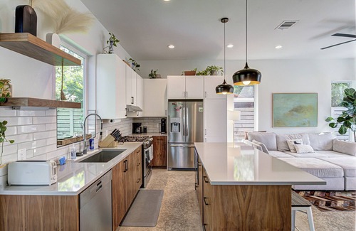 Govalle House | NEW Listing ! East Austin Home W/Pool & Patio