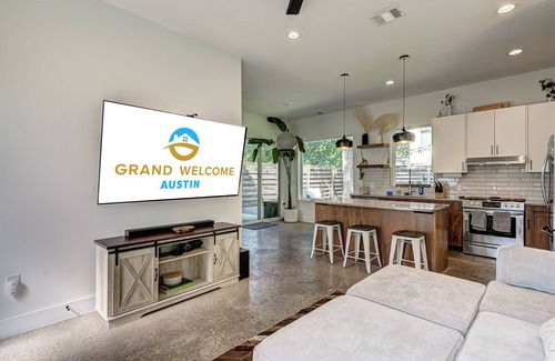 Govalle House | NEW Listing ! East Austin Home W/Pool & Patio
