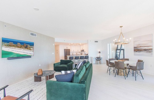 Pensacola Beach Condo | New Listing! Exquisite 3B Portofino Condo!